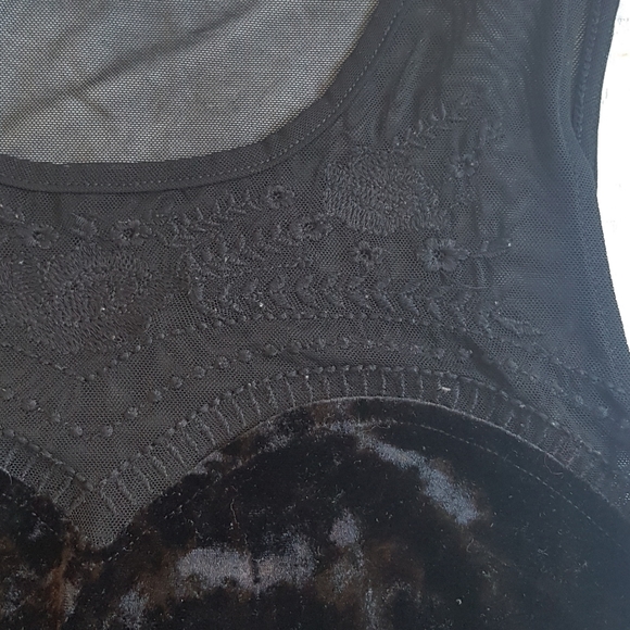 Garage embroidered mesh velvet crop top - Picture 5 of 10